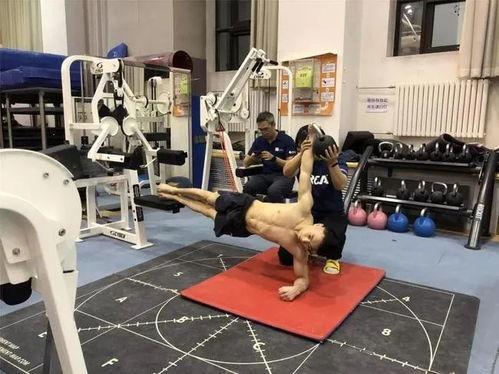 体能操成人新手视频,跟随体能操视频轻松提升身体素质